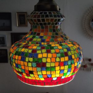 Lustre mosaïque multicolor en forme de cloche