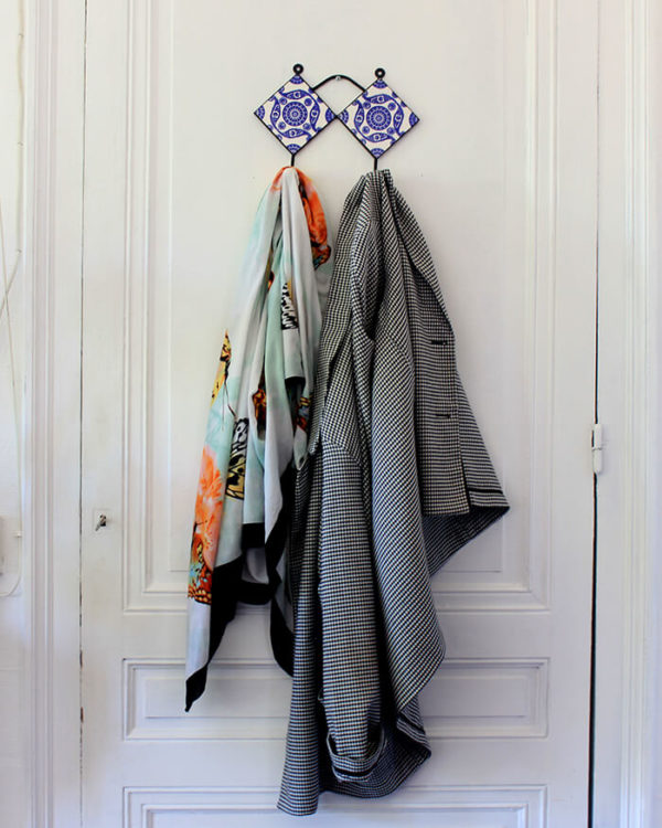 Porte-manteaux en céramique